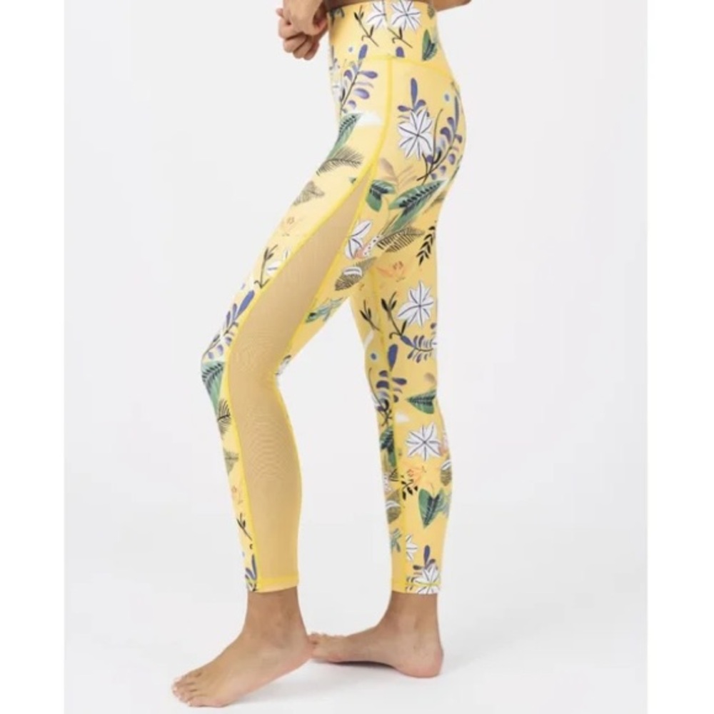 ZYIA athletic leggings Yellow Floral high rise mesh details women’s size 6 - 8